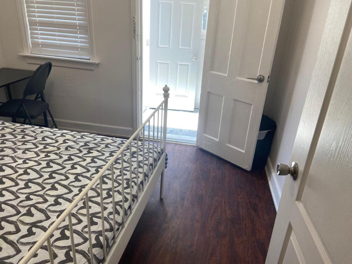 Budget Quad Room With En Suite Bathroom 36B Toronto Exteriör bild